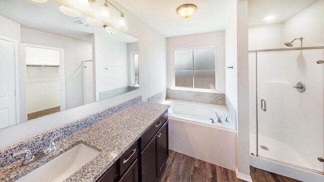 Building Photo - 812 Mockingbird St