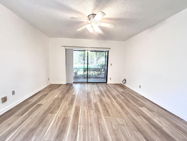 Building Photo - 2535 SW 22nd Ave