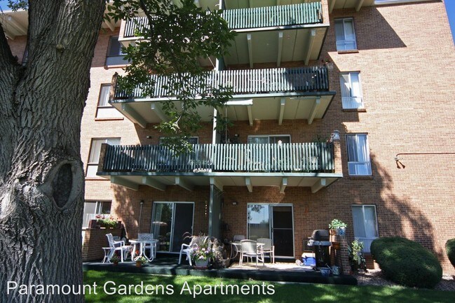 Building Photo - 2684 Paramount Pkwy