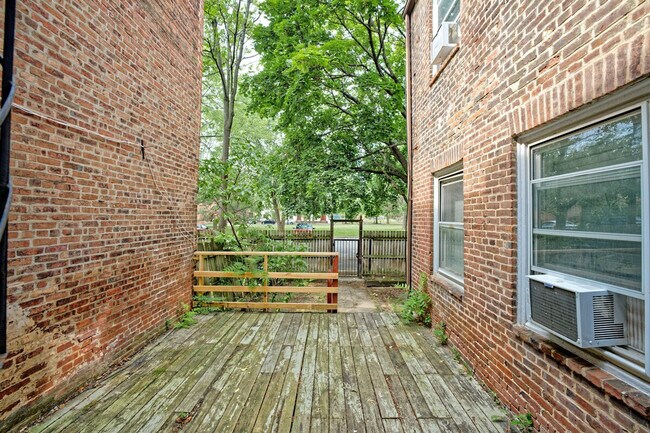 Building Photo - 90 Madison Ave