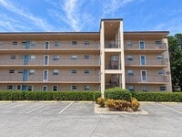 Building Photo - 729 Lori Dr