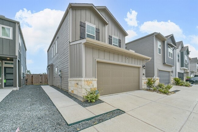 Building Photo - 14834 Slow River Ave