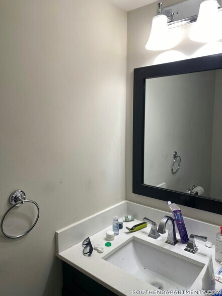 Building Photo - 658 Massachusetts Ave