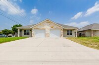 Building Photo - 2930 Saulsbury Dr