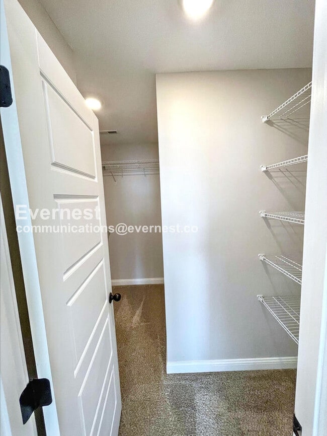 Building Photo - 1101 Cardinal Crk Dr