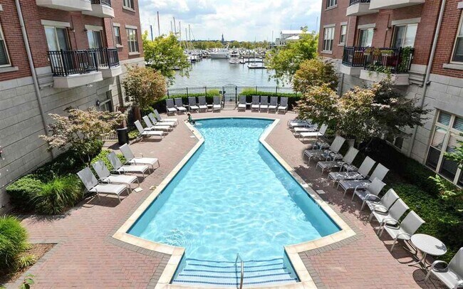 Building Photo - 15 WARREN St