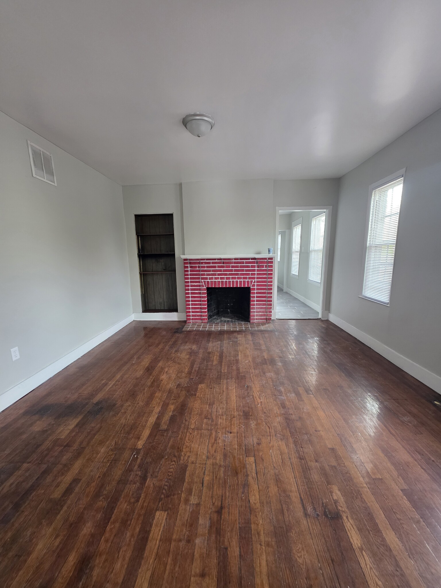 Building Photo - 357 Whalley Ave