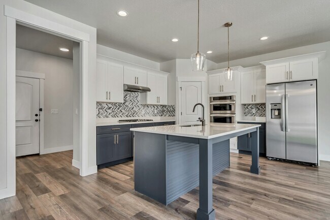 Building Photo - 1316 W Quailhill Rd