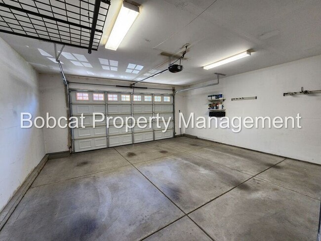 Building Photo - 1240 Flintwood Dr