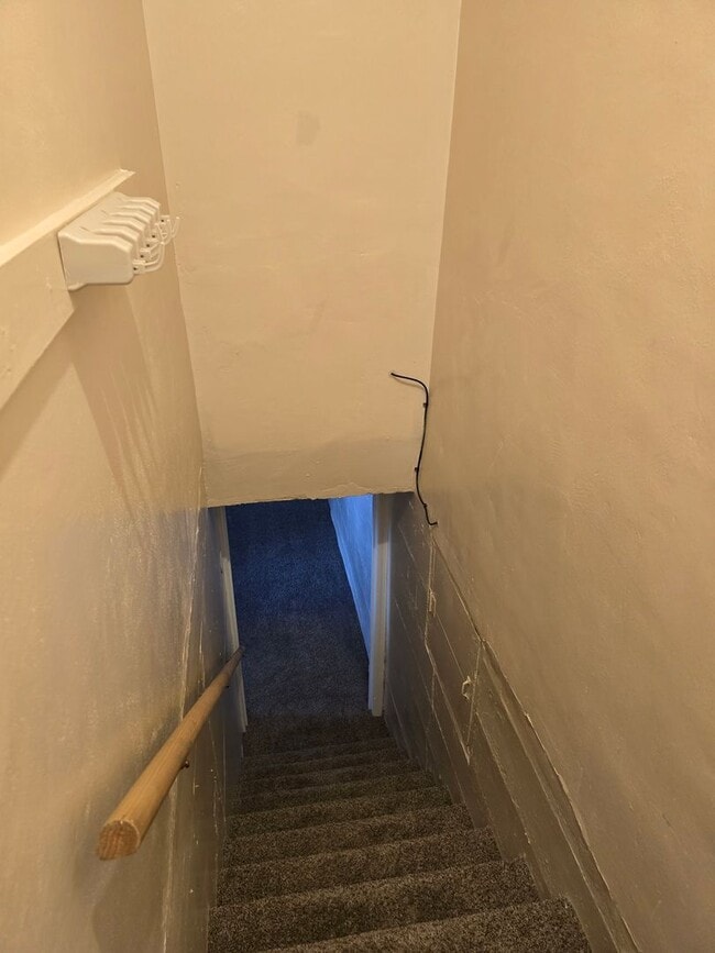 Building Photo - Eastside Charmer