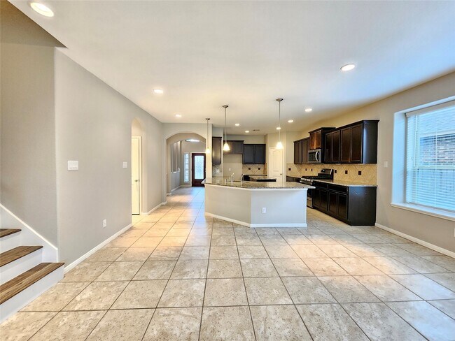 Building Photo - 4407 Greenleaf Dr