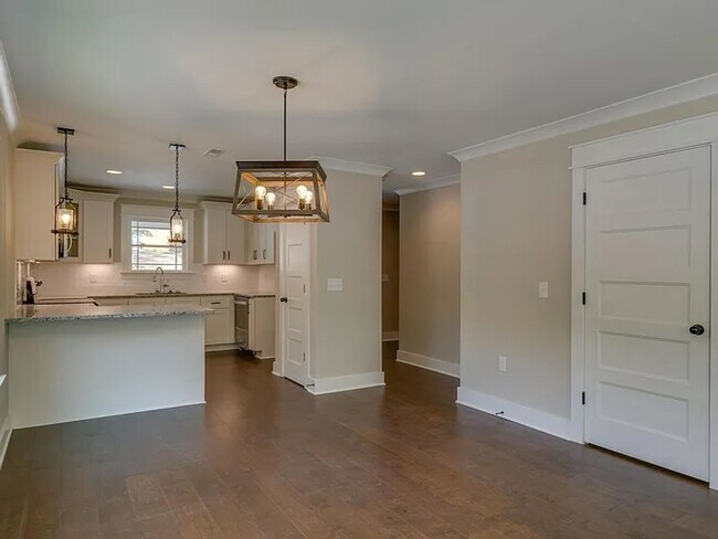 Building Photo - Updated Old Hickory 3bd Home!