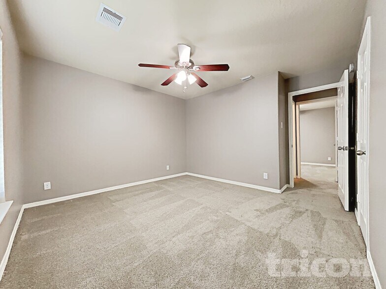 Building Photo - 24718 Lakecrest Creek Dr