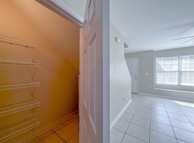 Building Photo - 1558 Devoe St