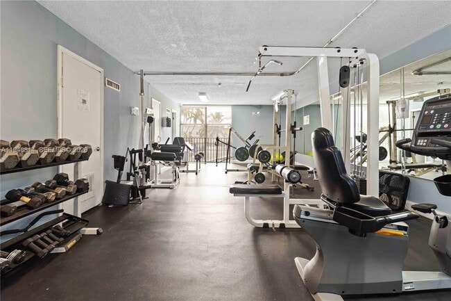 Building Photo - 1801 S Treasure Dr