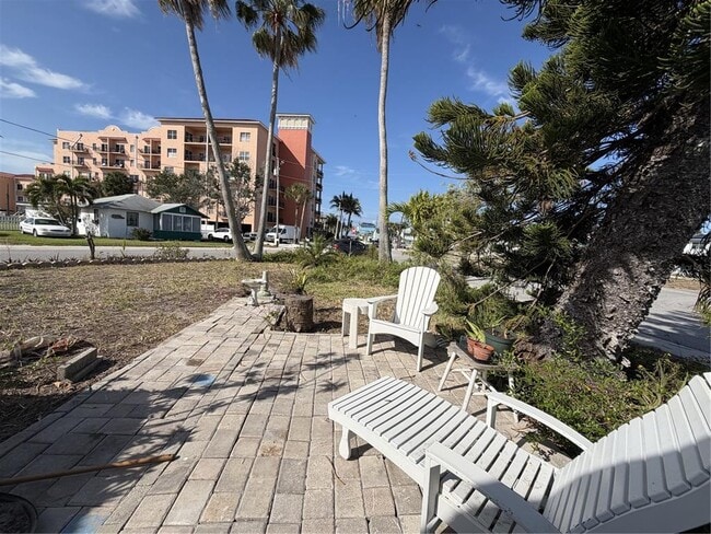 Building Photo - 100 Boca Ciega Dr