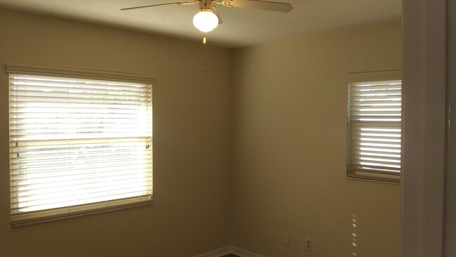 Building Photo - 5168 Taylor Ave