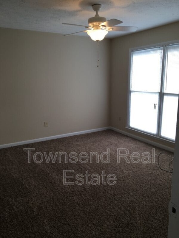 Building Photo - 7045 Candlewood Dr