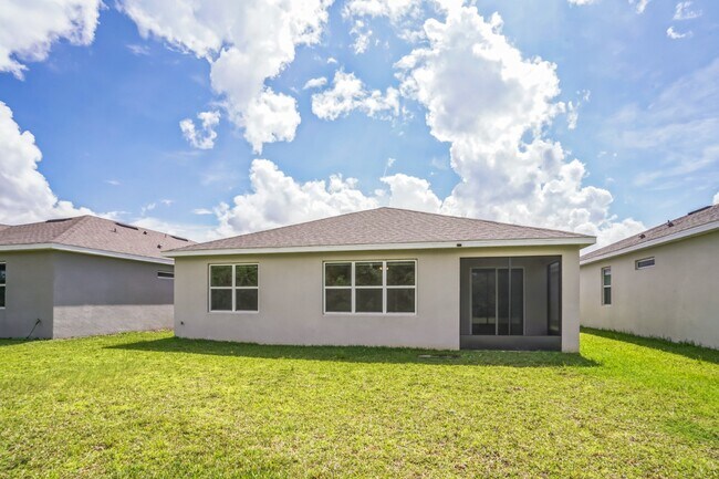 Building Photo - Charming 4-Bedroom Family Home in Serene S...