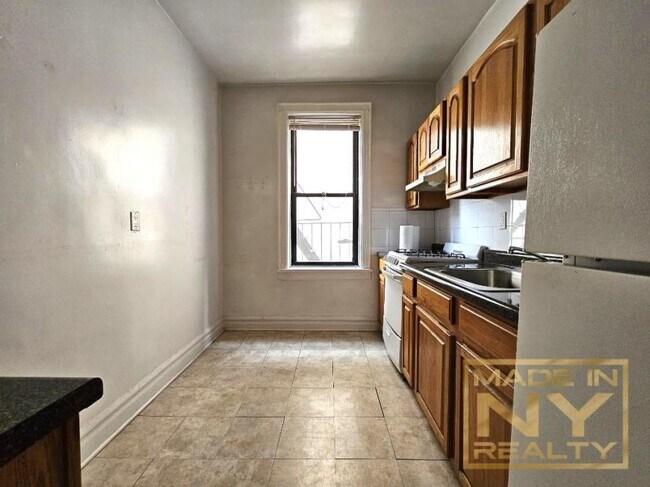 Building Photo - 1 bedroom in ASTORIA NY 11106