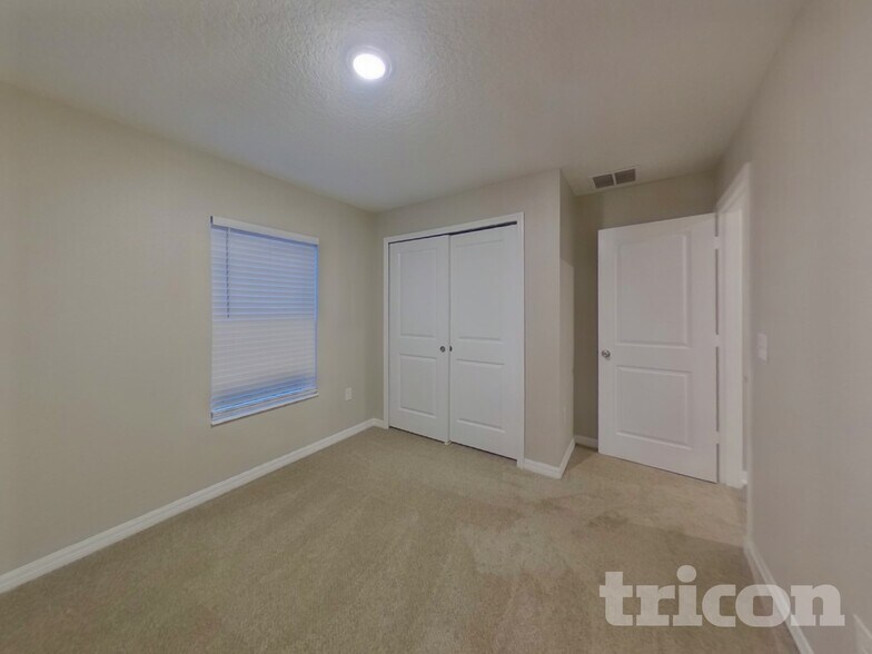 Building Photo - 1725 Garden View St