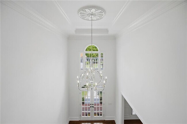 Building Photo - 6410 Westchester Pl