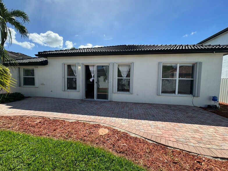 Building Photo - 15957 SW 141st St