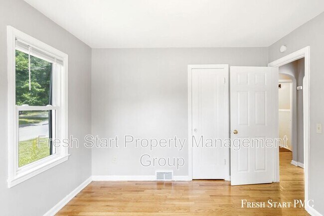 Building Photo - 3110 W Michigan Ave
