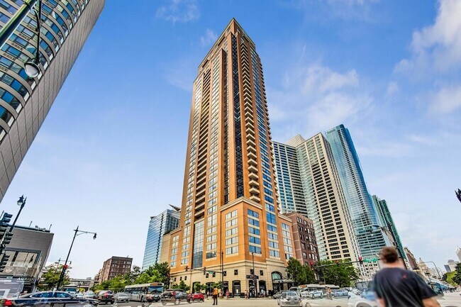 Primary Photo - 1160 S Michigan Ave