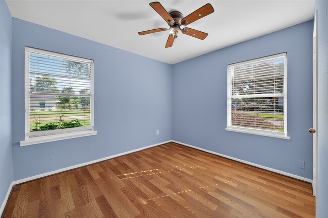 Building Photo - 5534 Thrush Dr