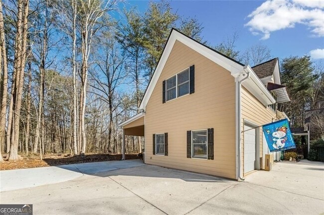 Building Photo - 4640 Chestatee Pointe Rd