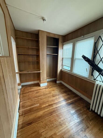 Building Photo - 8240 S Evans Ave