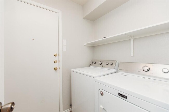 Building Photo - 3138 Jazz St