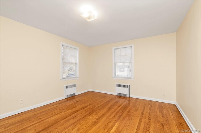 Building Photo - 19 Anstice St