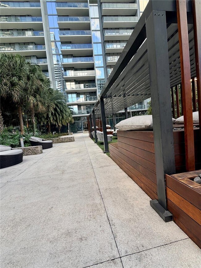 Building Photo - 88 SW 7th St