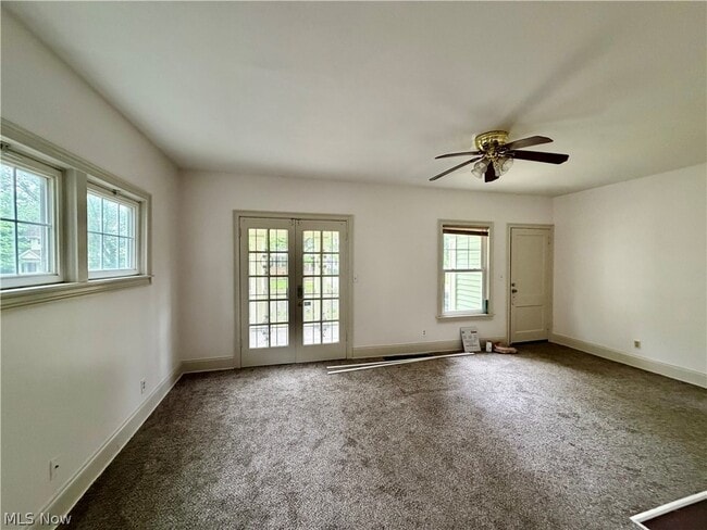 Building Photo - 3430 Beechwood Ave