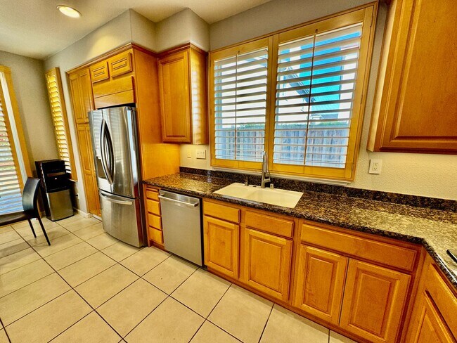 Building Photo - 12 Amberwood Cir