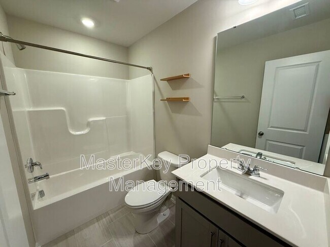 Building Photo - 427 Deercroft Dr