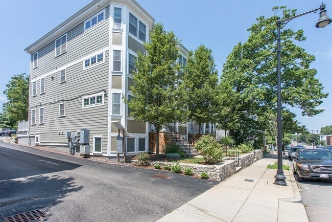 Building Photo - 383 Hyde Park Ave