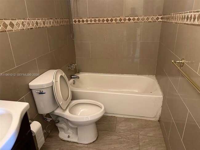 Building Photo - 1655 NW 116th St