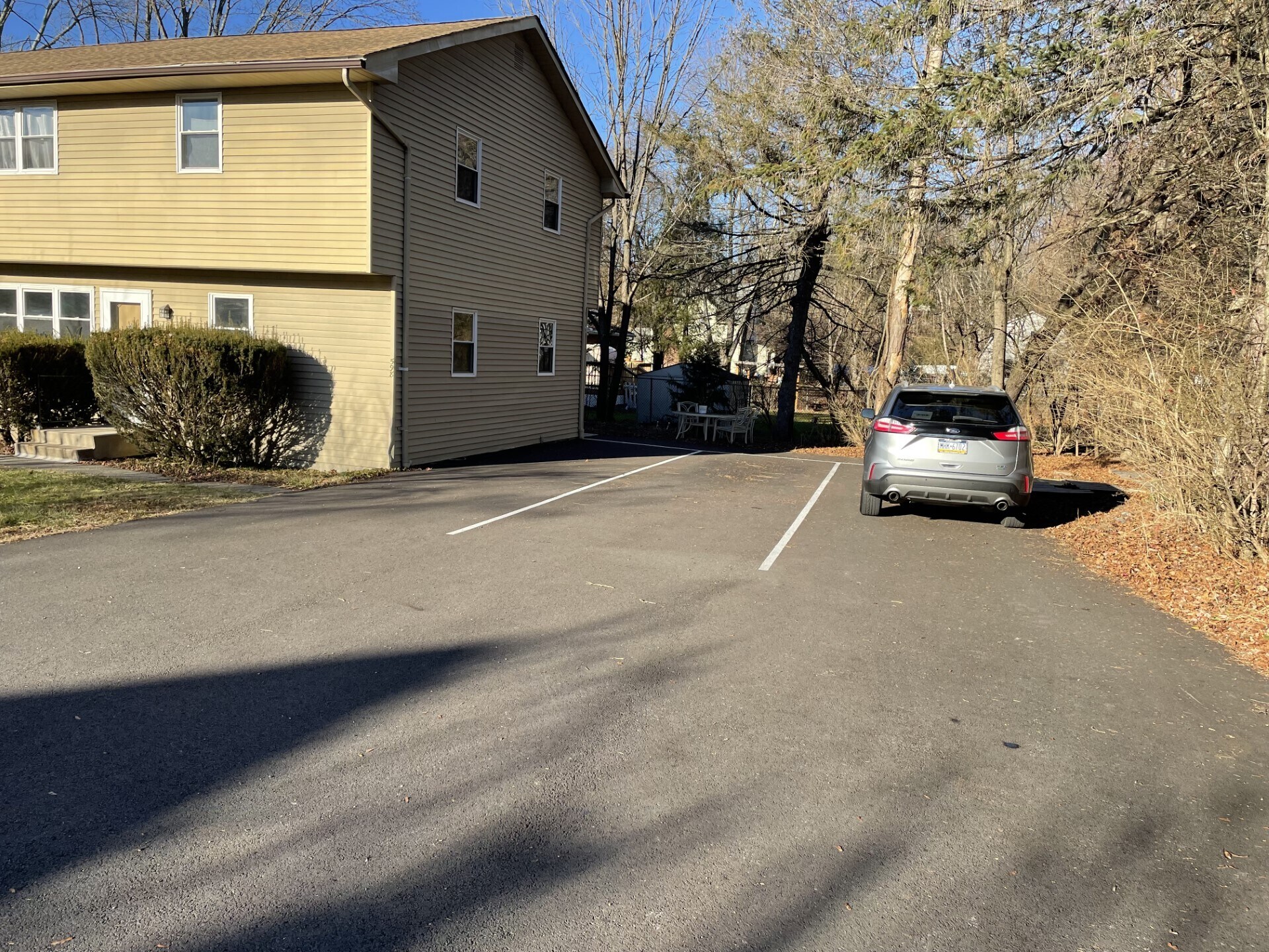 Building Photo - 598 Chestnut St