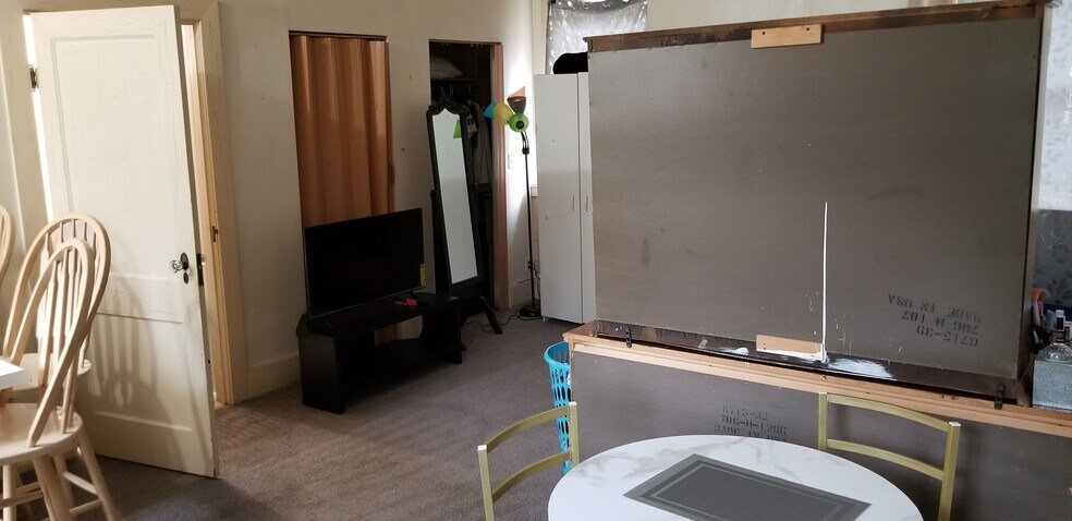 Building Photo - 1105 Glenfield Rd