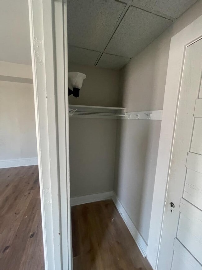 Building Photo - 2160 Glenwood Ave