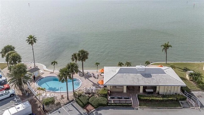 Building Photo - 10th FLR 2B/2BA Waterfront with Panoramic Intercoastal Views in 55+ Community