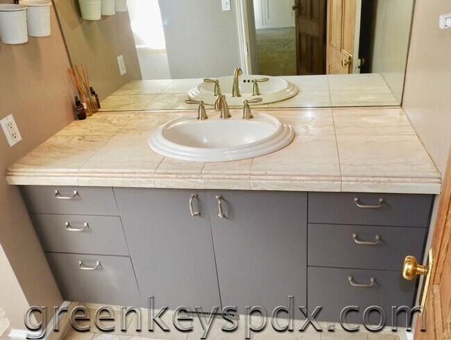 Building Photo - 10197-1136