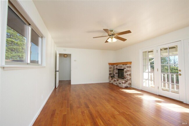 Building Photo - 201 (20300 Arnold)