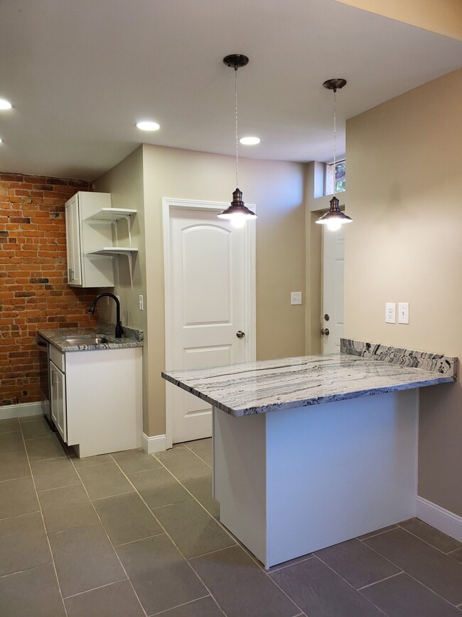 Kitchen - 987 Parsons Ave