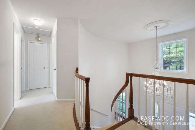 Building Photo - 3204 Ellicott St NW