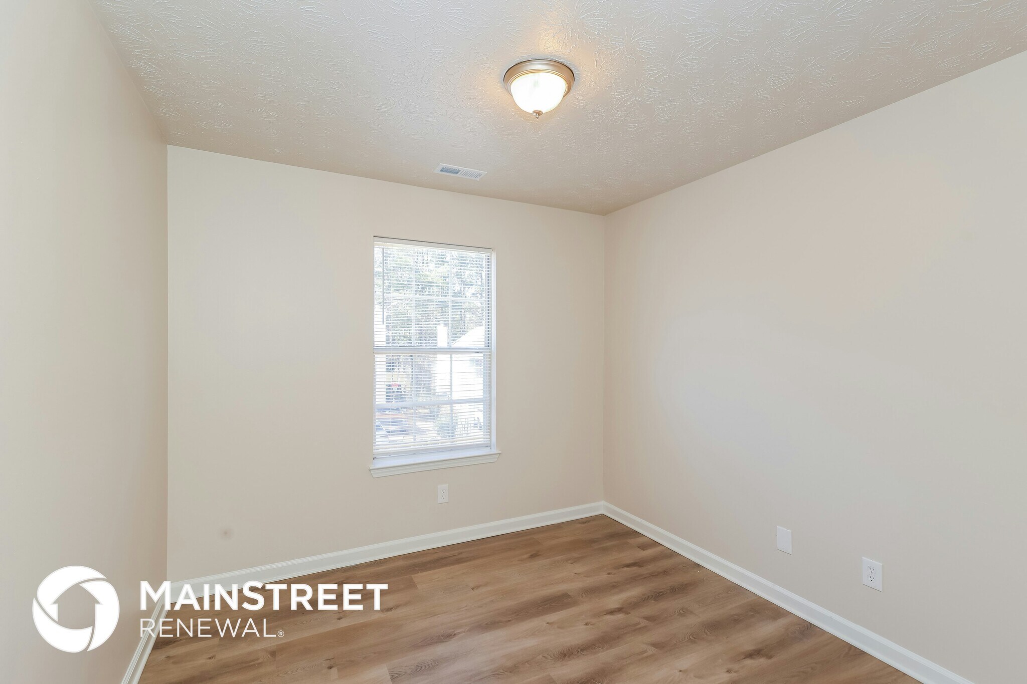 Building Photo - 145 W Village Ct