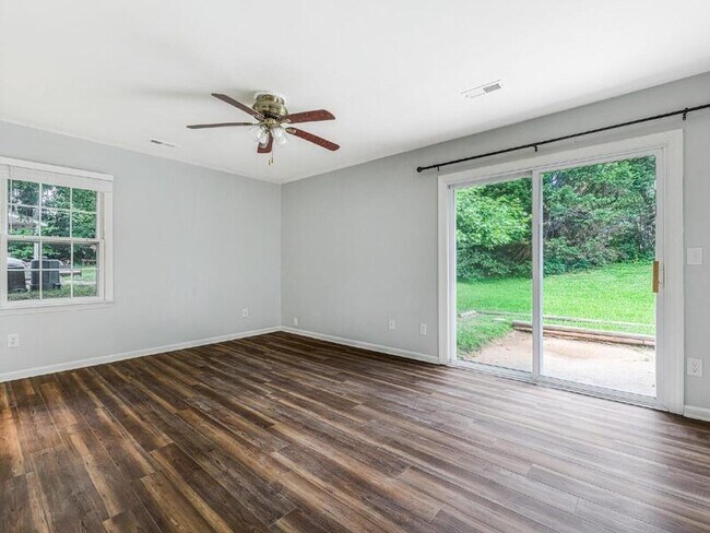 Building Photo - 7609 King Richard Ct